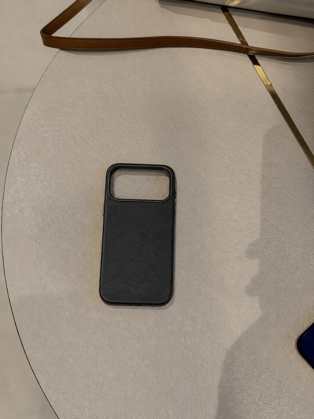 OBSIDIAN BLACK